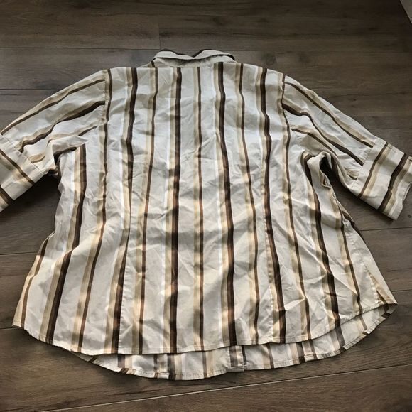 5/$15 Lane Bryant bottom down shirt stripe - Picture 3 of 3